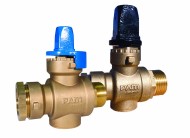 Photo_Robinet_Nexus_laiton_multifonction_universel_tournant_spherique